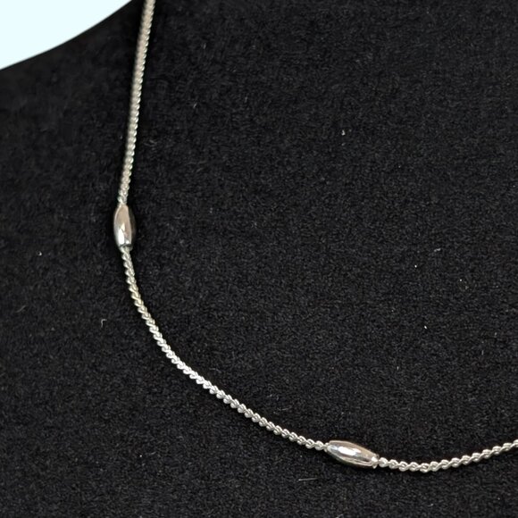 V. Avon Dainty Minimalist Chain Choker Necklace - Picture 3 of 5